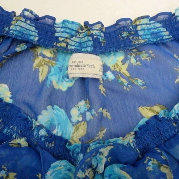 NEW Abercrombie Floral Sheer Top Size Medium - Picture 8 of 8